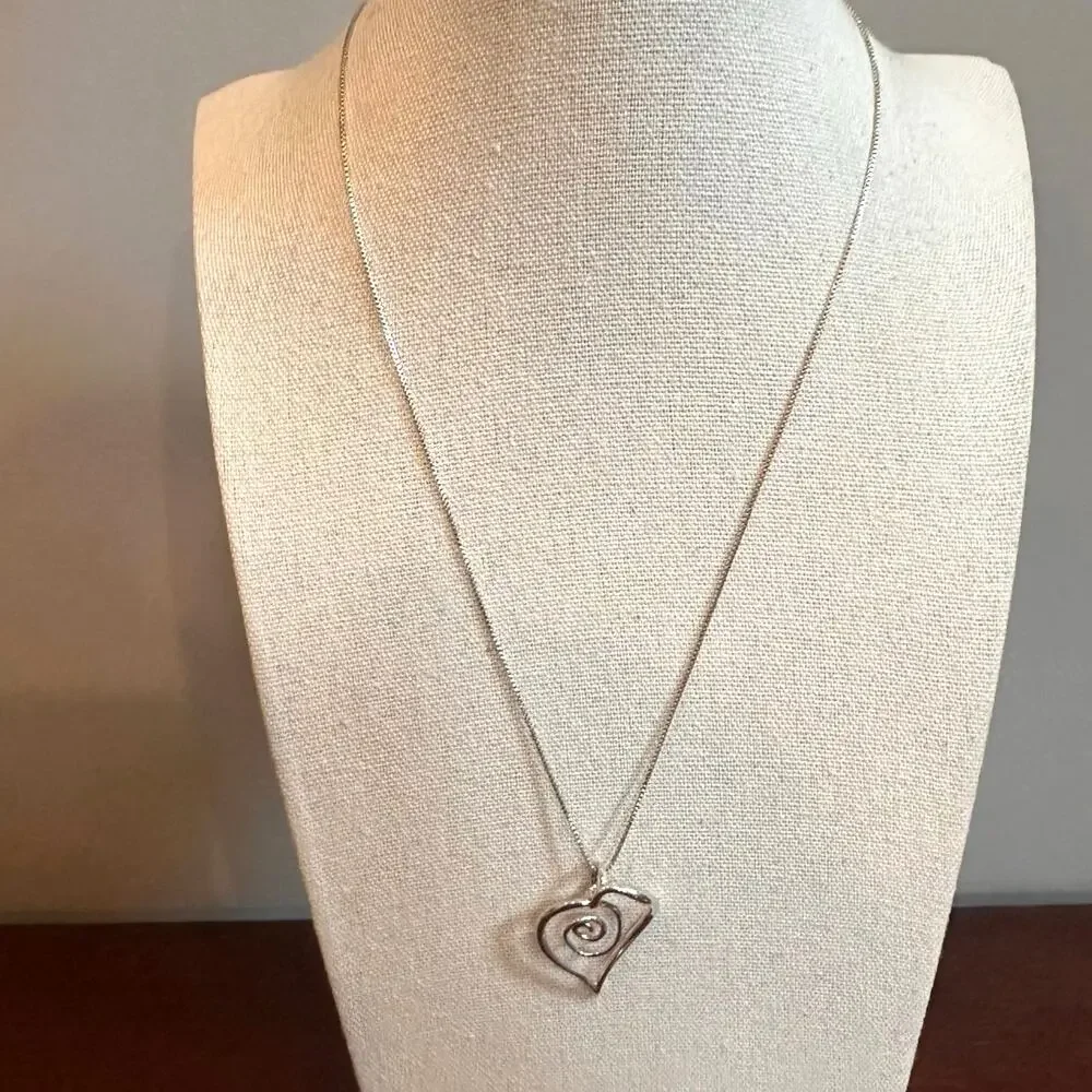 AGI Sterling Silver 925 ITALY Spiral Heart Box Chain Necklace Modern Jewelry